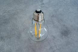 Kde sa používa filamentová žiarovka?